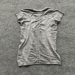 Lululemon T-Shirt Womens Size 8 Gray Swiftly Tech Short Sleeve Athletic Space